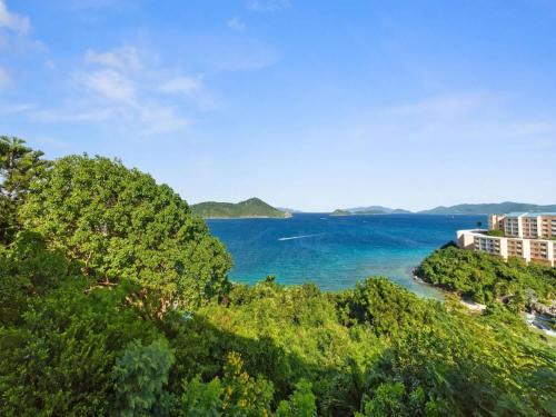Oceanview Condo with Resort Perks in Smith Bay Oceanview Condo with Resort Perks in Smith Bay