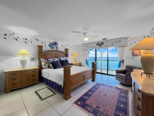Oceanview Penthouse with Pool and Balconies in Saint Croix Island Oceanview Penthouse with Pool and Balconies in Saint Croix Island