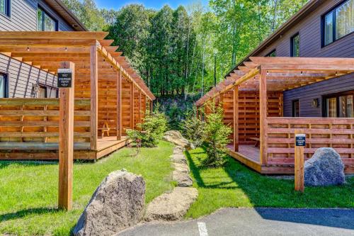 Suites du Lac Moore by Manitonga in Mont-Tremblant (QC) Suites du Lac Moore by Manitonga in Mont-Tremblant (QC)