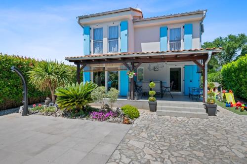 Charming Villa Dory with heated Pool&Whirlpool in บารุซิซี Charming Villa Dory with heated Pool&Whirlpool in บารุซิซี