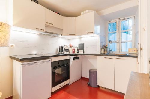 Kitchen, Finsonius Studios in Aix-en-Provence Kitchen, Finsonius Studios in Aix-en-Provence