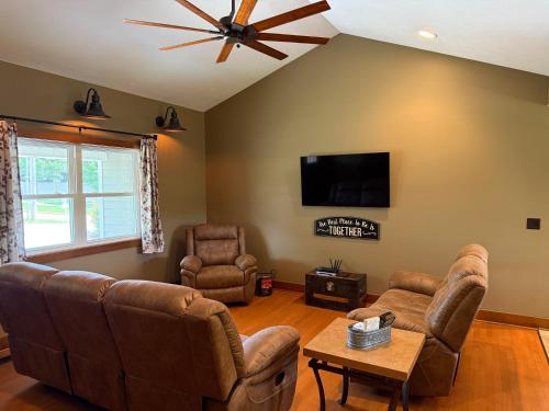 3BR Home - Near The Landing - Free Tickets Included - Cottonwood Cottage in 布蘭森城中心 3BR Home - Near The Landing - Free Tickets Included - Cottonwood Cottage in 布蘭森城中心