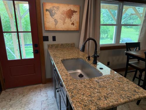 廚房, 3BR Home - Near The Landing - Free Tickets Included - Cottonwood Cottage in 布蘭森城中心 廚房, 3BR Home - Near The Landing - Free Tickets Included - Cottonwood Cottage in 布蘭森城中心