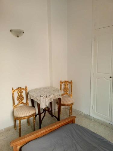 Pied dans l'eau chott mariem sousse in Chatt Mariem Pied dans l'eau chott mariem sousse in Chatt Mariem