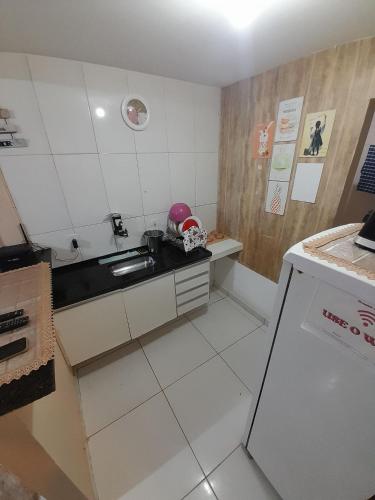 مطبخ, Casa 2qts Churrasqueira Condomínio Pássaros Peró (Casa 2qts Churrasqueira Condominio Passaros Pero) in Jardim Pero مطبخ, Casa 2qts Churrasqueira Condomínio Pássaros Peró (Casa 2qts Churrasqueira Condominio Passaros Pero) in Jardim Pero