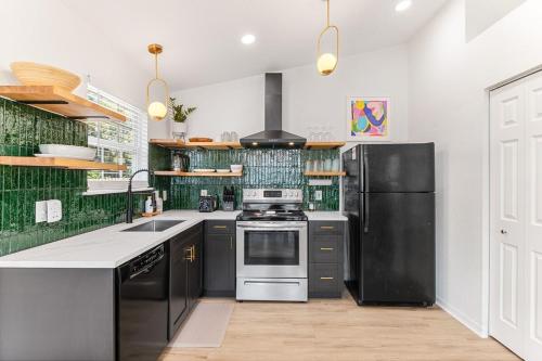 The Emerald -Dog-Friendly -Fire Pit -Vintage Vibes in Other The Emerald -Dog-Friendly -Fire Pit -Vintage Vibes in Other