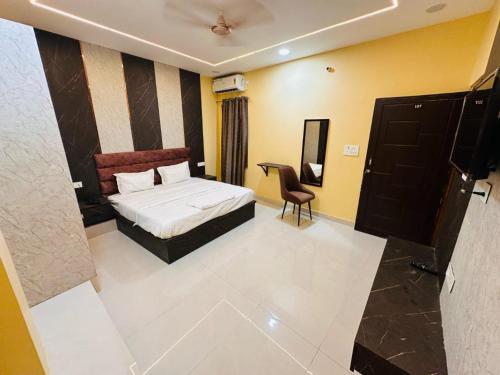Hotel Airport Highway Suitable for Family and Business Travellers in Banthra Sikander Pur Hotel Airport Highway Suitable for Family and Business Travellers in Banthra Sikander Pur