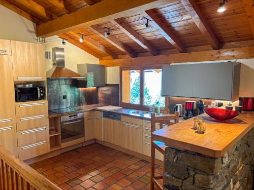 Kitchen, Chalet CABOTTE Les Granges Arc 1600 Domaine Paradiski in Les Granges Kitchen, Chalet CABOTTE Les Granges Arc 1600 Domaine Paradiski in Les Granges