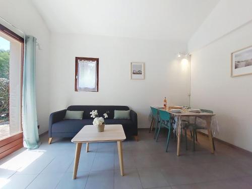 Holiday Home Les Charmilles-6 by Interhome in La Tremblade Holiday Home Les Charmilles-6 by Interhome in La Tremblade