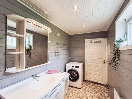 Chalet Nedregård by Interhome (Chalet Nedregard by Interhome) in Farsund Chalet Nedregård by Interhome (Chalet Nedregard by Interhome) in Farsund