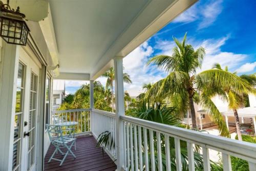 Salty Sanctuary - Private Luxury Villa w Pool in Duck Key (Florida) Salty Sanctuary - Private Luxury Villa w Pool in Duck Key (Florida)