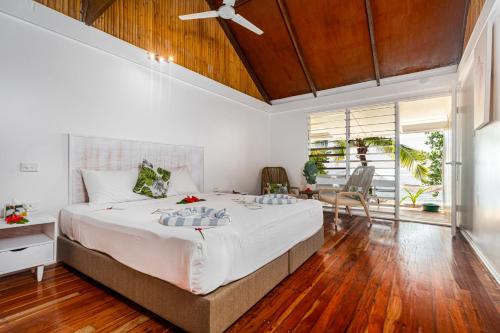 Beachcomber Island Resort in หมู่เกาะมามานุคา Beachcomber Island Resort in หมู่เกาะมามานุคา