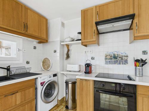 Appartement lumineux 2 pieces pour 4 pers, a 80m de la plage avec terrasse et parking prive - FR-1-4 in Le Grau d'Agde Appartement lumineux 2 pieces pour 4 pers, a 80m de la plage avec terrasse et parking prive - FR-1-4 in Le Grau d'Agde