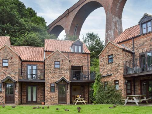 Exterior view, Quackers in Ruswarp Exterior view, Quackers in Ruswarp