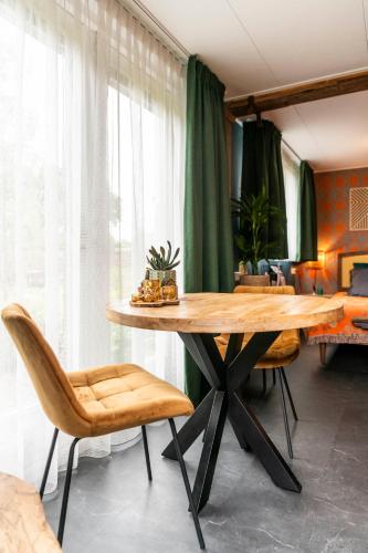 B&B de Gouwe Tijd, suite "Gouden Ginkgo" in Noordgouwe B&B de Gouwe Tijd, suite "Gouden Ginkgo" in Noordgouwe