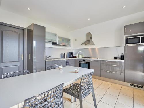 Holiday Home Le Lotus by Interhome in Blainville-Sur-Mer Holiday Home Le Lotus by Interhome in Blainville-Sur-Mer