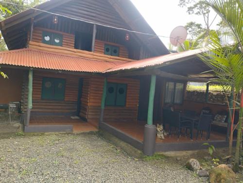 Cabaña Rústica la Paz de Río Celeste (Cabana Rustica la Paz de Rio Celeste) in Guatuso Cabaña Rústica la Paz de Río Celeste (Cabana Rustica la Paz de Rio Celeste) in Guatuso