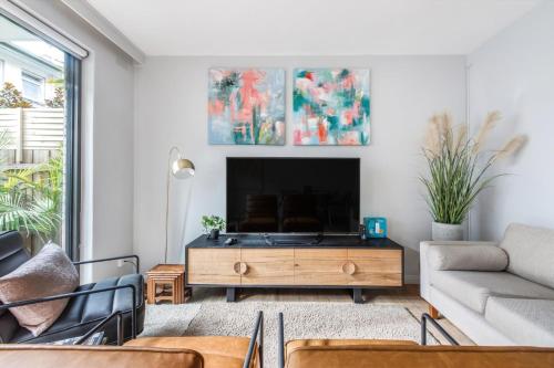 Charming 3-Bedroom Escape in Glen Iris in Malvern Charming 3-Bedroom Escape in Glen Iris in Malvern