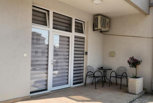 المرافق, Maria in Igalo المرافق, Maria in Igalo