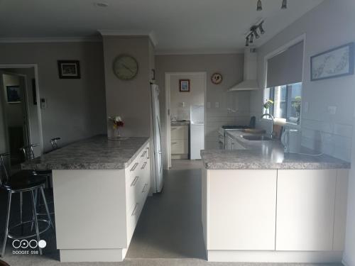 Cozy spacious estuary view three bedroom townhouse in เวสท์ชอร์ Cozy spacious estuary view three bedroom townhouse in เวสท์ชอร์