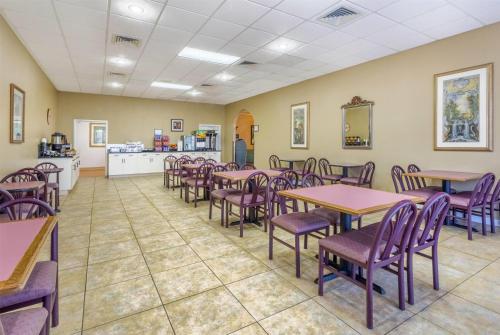 Eten en drinken, Howard Johnson by Wyndham Lakeland in Lakeland Eten en drinken, Howard Johnson by Wyndham Lakeland in Lakeland