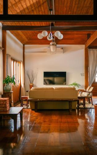 Facilities, Luxury Wooden Villa in a Secret Garden Downtown in Su Thep Facilities, Luxury Wooden Villa in a Secret Garden Downtown in Su Thep