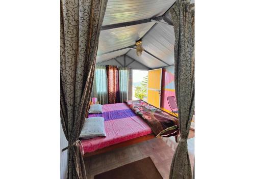Himvadi Resorts Kausani in カウサーニ Himvadi Resorts Kausani in カウサーニ