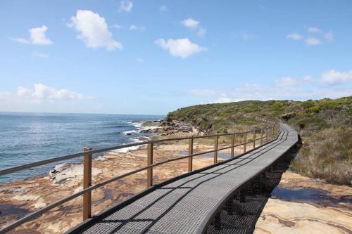 The Gallery Suite - Ocean Views & Creative Vibes in Maroubra The Gallery Suite - Ocean Views & Creative Vibes in Maroubra
