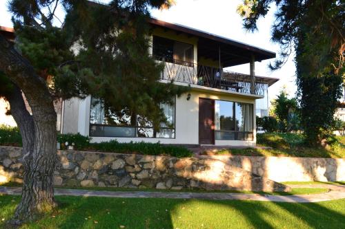 This photo about Hotel Quintas Papagayo shared on HyHotel.com