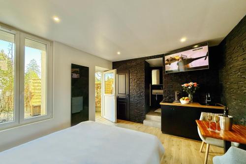 L'Oxalis villa (L'Osmanthus), Logement avec balneotherapie privee in Saint-Arnoult-en-Yvelines L'Oxalis villa (L'Osmanthus), Logement avec balneotherapie privee in Saint-Arnoult-en-Yvelines