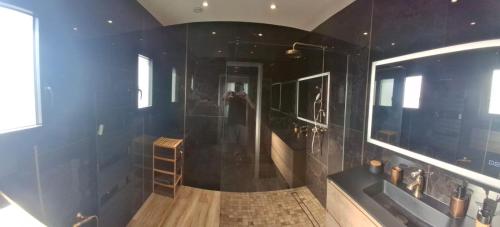 Villa Piscine-Jacuzzi in Les Groules Villa Piscine-Jacuzzi in Les Groules