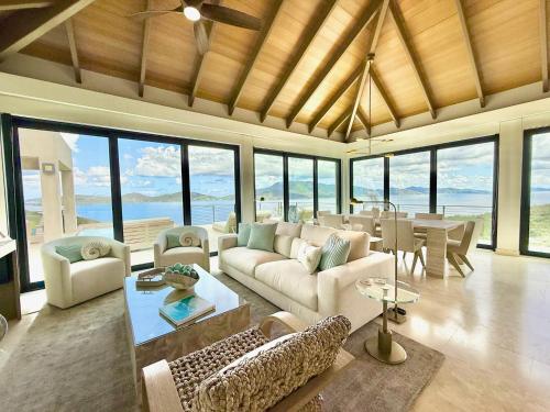 Window to the Sea - Phenomenal Pool and Hot Tub Villa in East End Window to the Sea - Phenomenal Pool and Hot Tub Villa in East End