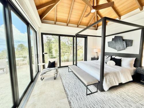 Phenomenal Pool and Hot Tub Villa in East End Phenomenal Pool and Hot Tub Villa in East End
