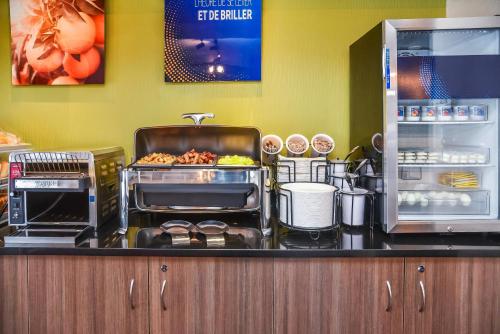 Ételek és italok, Comfort Inn South in Brossard (Québec) Ételek és italok, Comfort Inn South in Brossard (Québec)