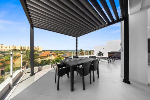 3BR with Jacuzzi & View by Bocobay in Westpunt 3BR with Jacuzzi & View by Bocobay in Westpunt