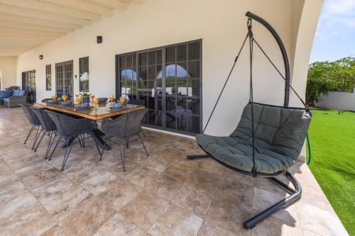 LUXE 3BR and 3BA Villa w Pool Villa Leone by Bocobay in Westpunt LUXE 3BR and 3BA Villa w Pool Villa Leone by Bocobay in Westpunt