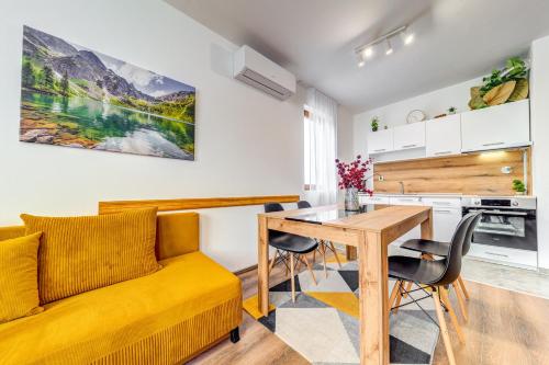 Konyha, Villa Kometa - 1BD Apt with Balcony & Forest View by Flat Manager in Pamporovo Konyha, Villa Kometa - 1BD Apt with Balcony & Forest View by Flat Manager in Pamporovo