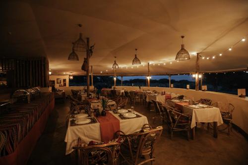 Makanan dan Minuman, Lake Natron Maasai giraffe eco Lodge and camping in Ngorongoro Makanan dan Minuman, Lake Natron Maasai giraffe eco Lodge and camping in Ngorongoro
