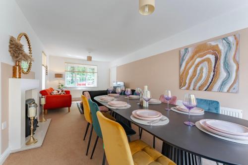 Stylish 5Bedroom Getaway in Quiet Mildenhall Area in Mildenhall Stylish 5Bedroom Getaway in Quiet Mildenhall Area in Mildenhall