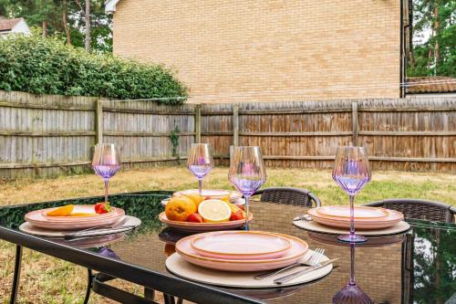 Stylish 5Bedroom Getaway in Quiet Mildenhall Area in Mildenhall Stylish 5Bedroom Getaway in Quiet Mildenhall Area in Mildenhall