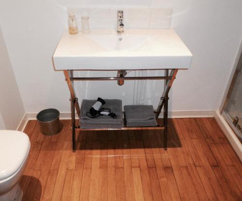 This photo about Ecully Loft shared on HyHotel.com