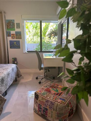 Lovely Central Miami Home in The Hammocks Lovely Central Miami Home in The Hammocks
