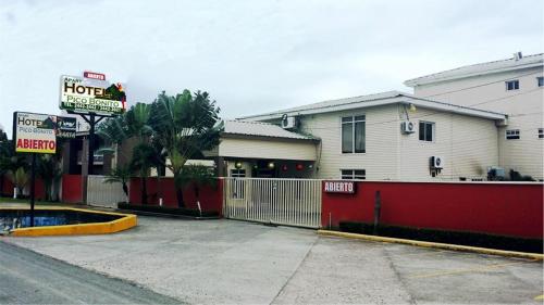 This photo about Apart Hotel Pico Bonito shared on HyHotel.com