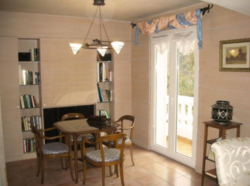Shared lounge/TV area, Villa Ginevra in Menton Shared lounge/TV area, Villa Ginevra in Menton