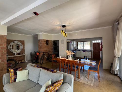 Warthog House-cozy country house, 3 Bed in Национален парк Кафуе Warthog House-cozy country house, 3 Bed in Национален парк Кафуе