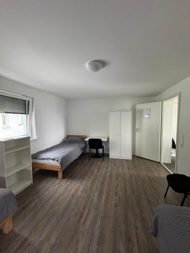 Unterkunft nahe Flughafen, mit Dachterrasse, 3 Schlafzimmer in Filderstadt Unterkunft nahe Flughafen, mit Dachterrasse, 3 Schlafzimmer in Filderstadt