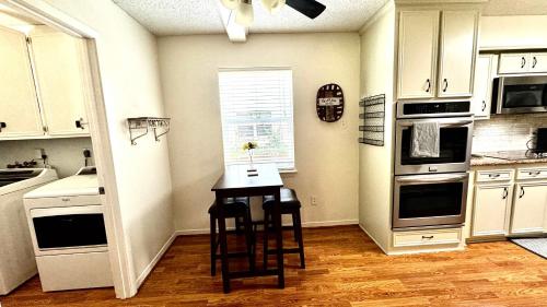Stylish 4BR Retreat in Cypress - King Bed -Fireplace -Outdoor Patio - TVs in 4 Rooms in Cypress Stylish 4BR Retreat in Cypress - King Bed -Fireplace -Outdoor Patio - TVs in 4 Rooms in Cypress