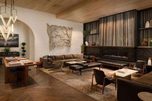 大堂, 哈爾西恩櫻桃溪酒店 (Halcyon - A Hotel in Cherry Creek) in 櫻桃灣 大堂, 哈爾西恩櫻桃溪酒店 (Halcyon - A Hotel in Cherry Creek) in 櫻桃灣