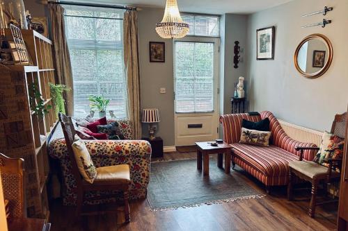 Quirky town centre apartment with river terrace in Macclesfield Központ Quirky town centre apartment with river terrace in Macclesfield Központ