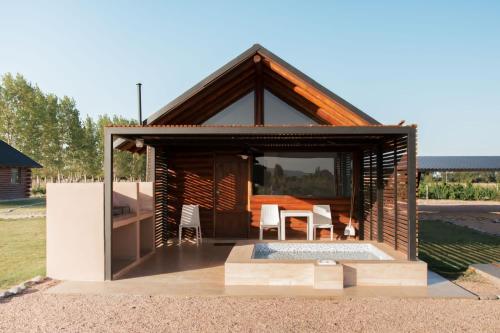 Martyniuk lodges entre viñedos (Martyniuk lodges entre vinedos) in San Rafael Martyniuk lodges entre viñedos (Martyniuk lodges entre vinedos) in San Rafael
